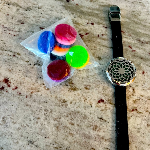 Diffuser bracelet with multiple colours!! - Picture 1 of 1